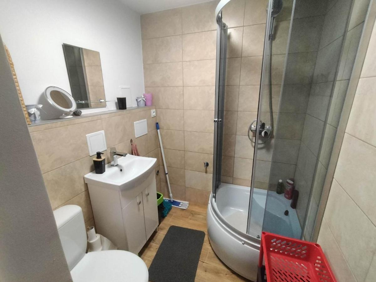 Studio Paderewskiego Jelenia Gora Bagian luar foto